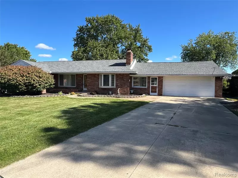 3340 WINDCROFT Drive, Waterford, MI 48328