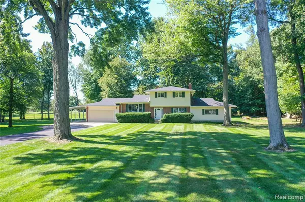 Burton, MI 48509,6158 Golfview Drive