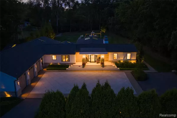 Bloomfield Hills, MI 48301,4806 Walnut Lake Road