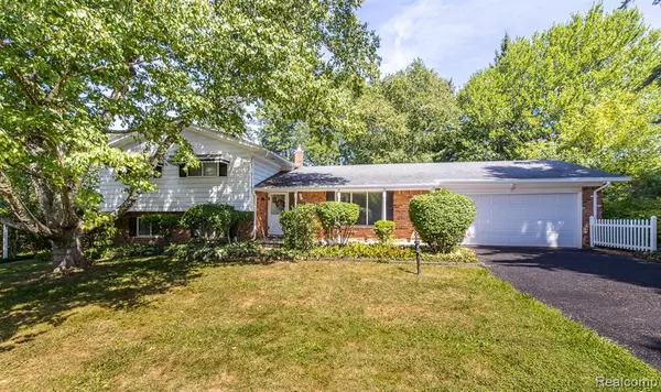 White Lake, MI,8410 Elizabeth Lake Road