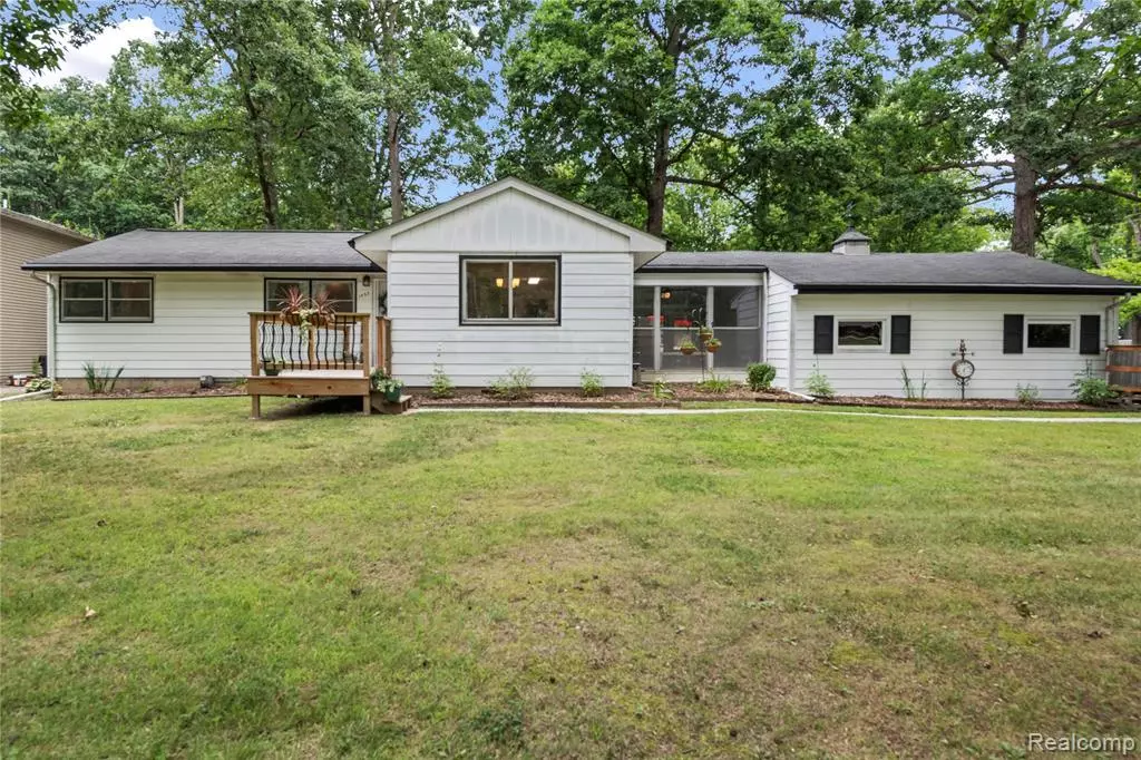 Waterford, MI 48328,1453 Woodlow Street