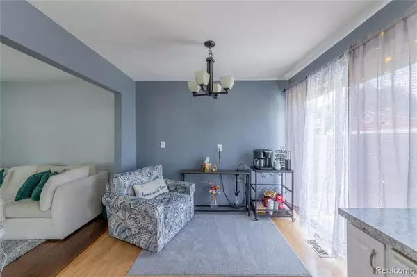 Romulus, MI 48174,37726 Walnut Street