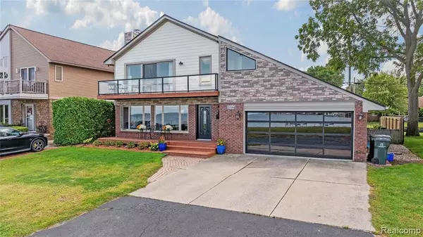 Saint Clair Shores, MI 48080,22584 E 10 Mile Road