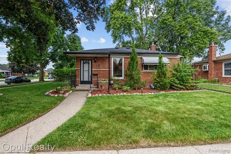 10011 Hambleton Street, Livonia, MI 48150
