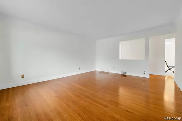 Warren, MI 48092,28314 James Drive