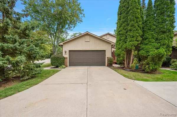 West Bloomfield, MI,7481 Hickory Hill Drive