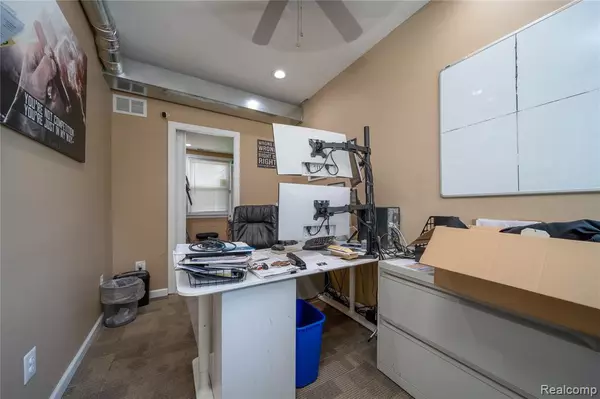 Auburn Hills, MI 48340,18 E E Rutgers Avenue