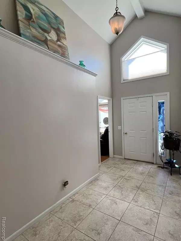 Clinton Twp, MI 48038,16513 Edinburgh Drive