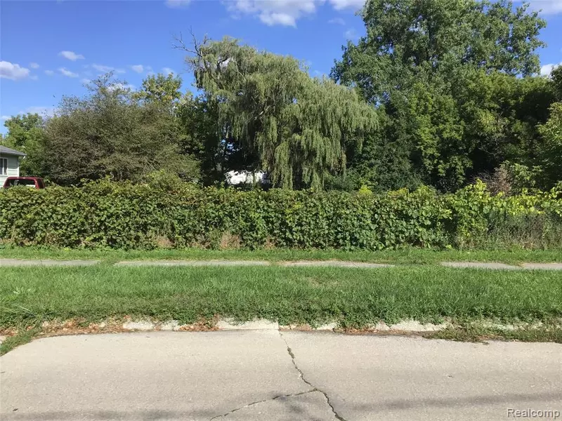2416 Lynnwood Avenue, Saginaw, MI 48601