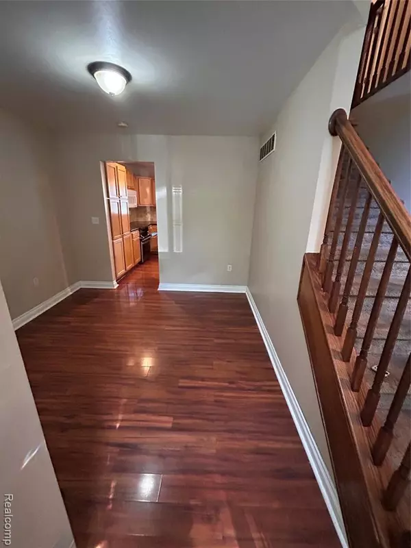 Romulus, MI 48174,6089 Essex Street