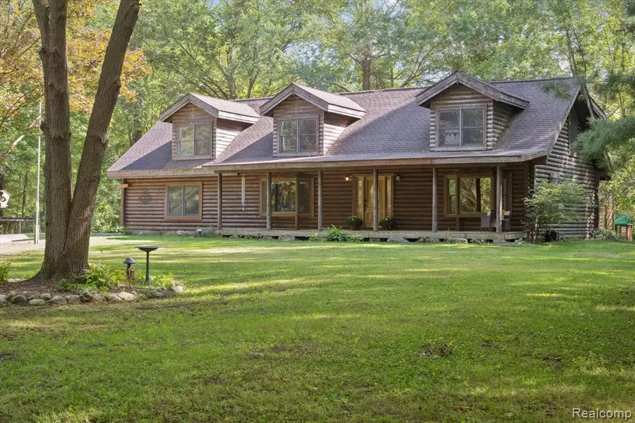 21435 Merriman Road, New Boston, MI 48164