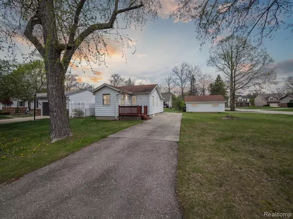 2785 Hartline Drive, Rochester Hills, MI 48309