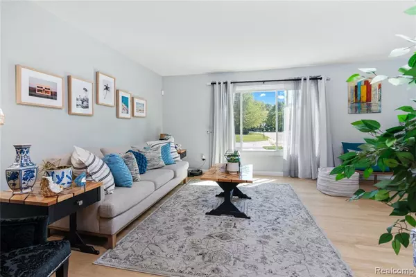 Farmington Hills, MI 48334,30755 Woodstream Drive