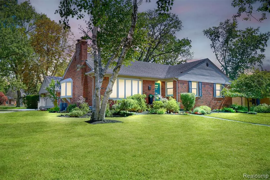 Beverly Hills, MI 48025,18146 Riverside Drive