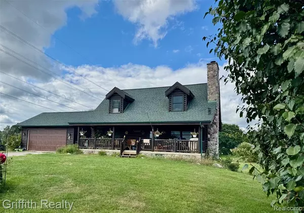 5748 W Coon Lake Road, Howell, MI 48843