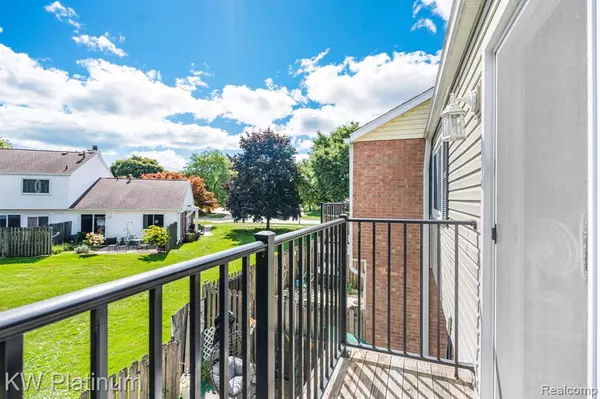 Clinton Twp, MI 48036,37619 Charter Oaks Boulevard