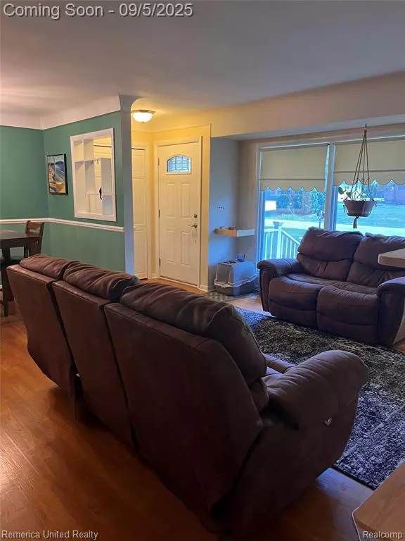 Farmington Hills, MI 48331,27969 Green Willow Street