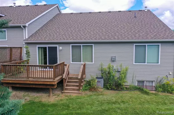 Howell, MI 48843,457 Hosta