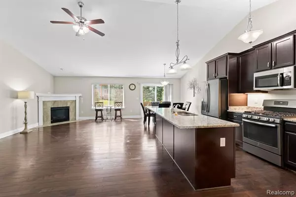 Howell, MI 48843,457 Hosta