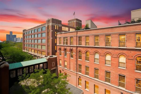 200 RIVER PLACE Drive, Detroit, MI 48207