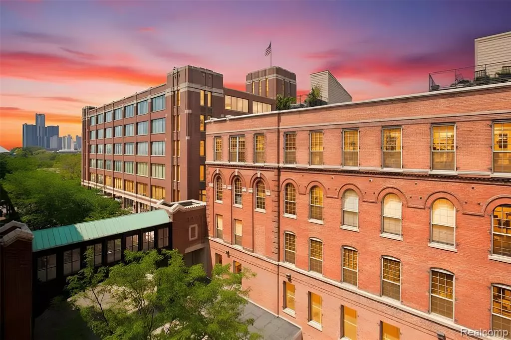 Detroit, MI 48207,200 RIVER PLACE Drive