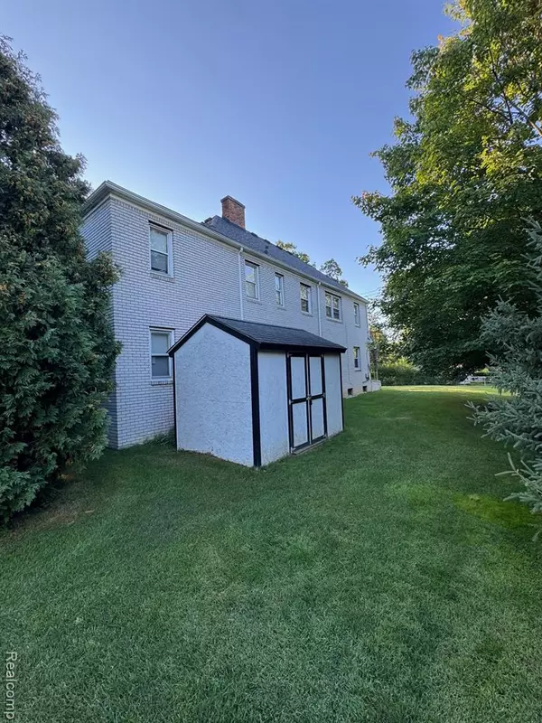 Farmington Hills, MI 48336,30812 Fink Avenue
