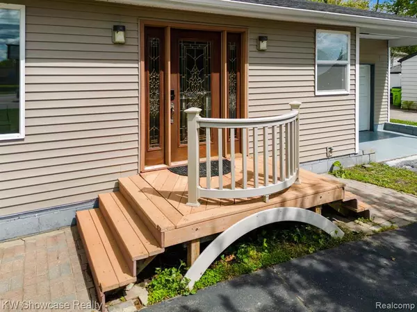 West Bloomfield, MI 48323,7969 Richardson Road