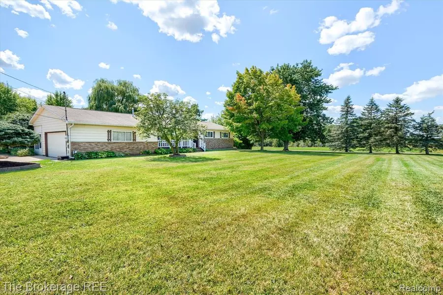 9050 E Bristol Road, Davison, MI 48423