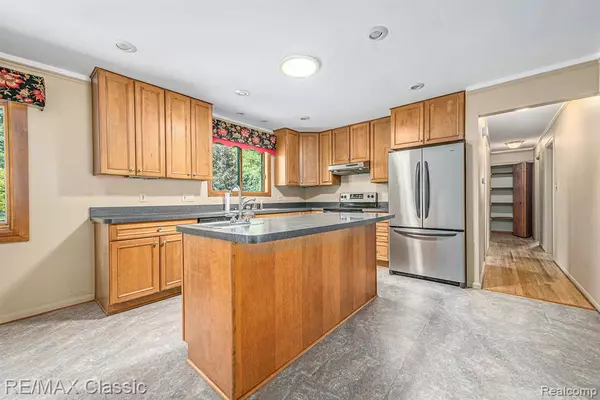 Novi, MI,24943 Glenda Street