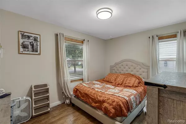 Madison Heights, MI 48071,26049 Brettonwoods Street