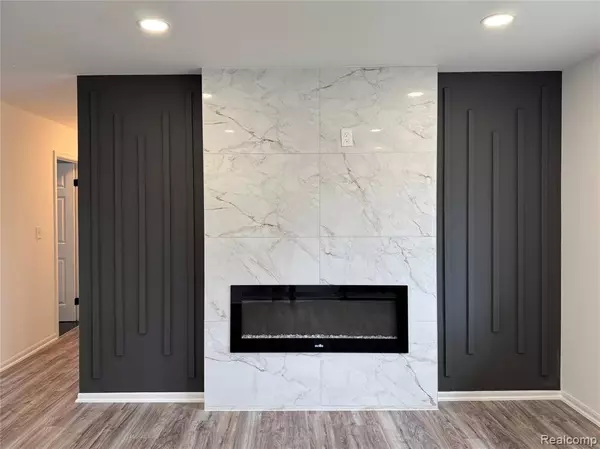 Saint Clair Shores, MI 48082,22909 Garfield Street