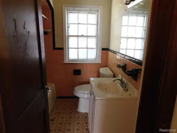 Detroit, MI 48234,8346 Sirron Street