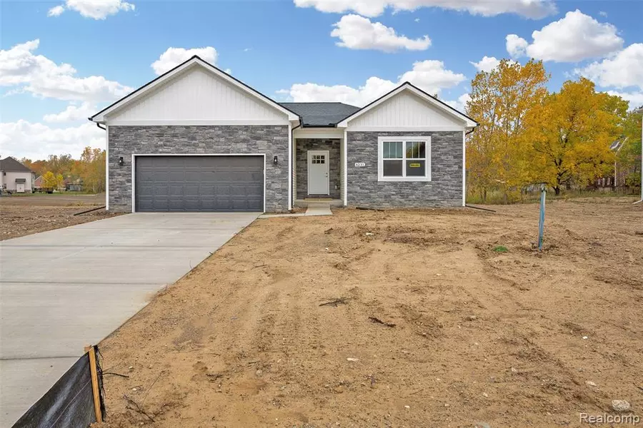 10042 Santa Lucia Court, Grand Blanc, MI 48439