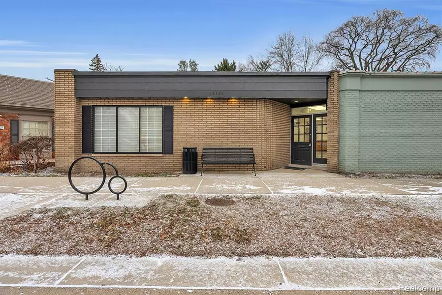18120 MACK Avenue, Grosse Pointe, MI 48230