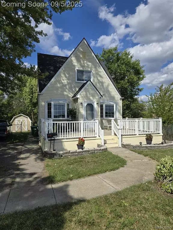 29518 Beechwood Street, Garden City, MI