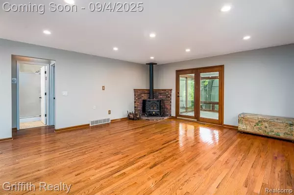 Wixom, MI 48393,2065 Fairfield Avenue