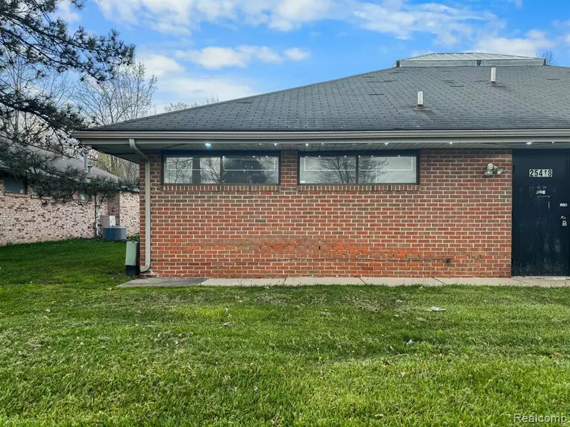 25418 Goddard Road, Taylor, MI