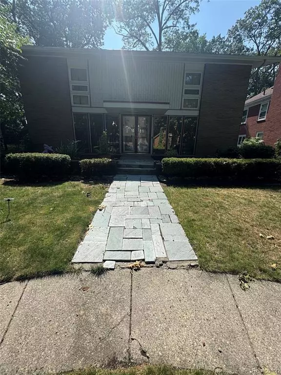 Detroit, MI 48221,19231 Berkeley Road