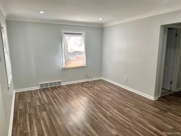 Detroit, MI 48205,18983 Hamburg Street