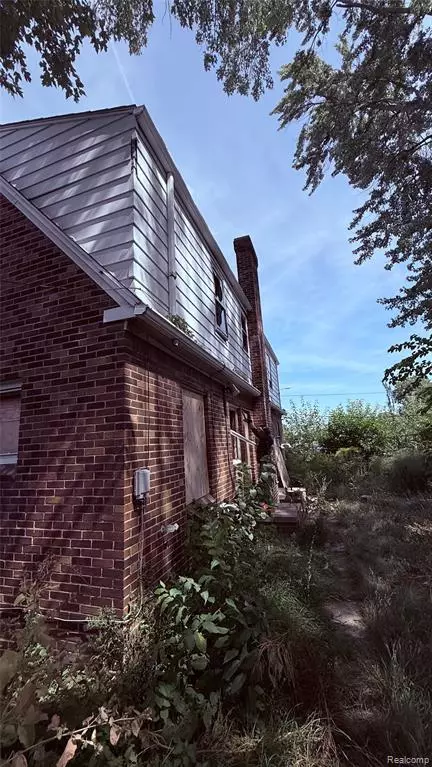 Detroit, MI 48205,15804 E 7 MIle Road