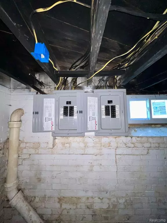 Detroit, MI 48224,5042 Devonshire Road