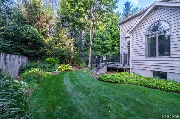 Burton, MI 48509,6412 Pinebrook Lane