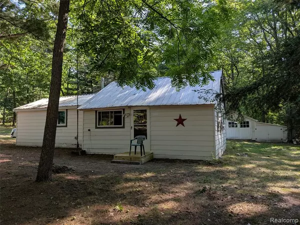 3821 S Townline S Road, Prudenville, MI 48651