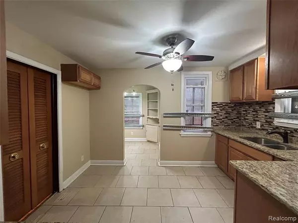 Detroit, MI 48221,18032 WOODINGHAM Drive