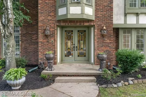 Farmington Hills, MI 48331,29942 Deer Run Court