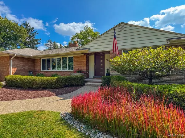 Beverly Hills, MI 48025,32250 Plumwood Street