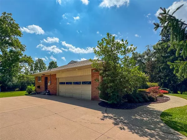 Beverly Hills, MI 48025,32250 Plumwood Street