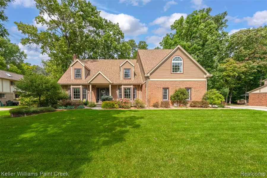 147 Overlake Drive, Lake Orion, MI 48362