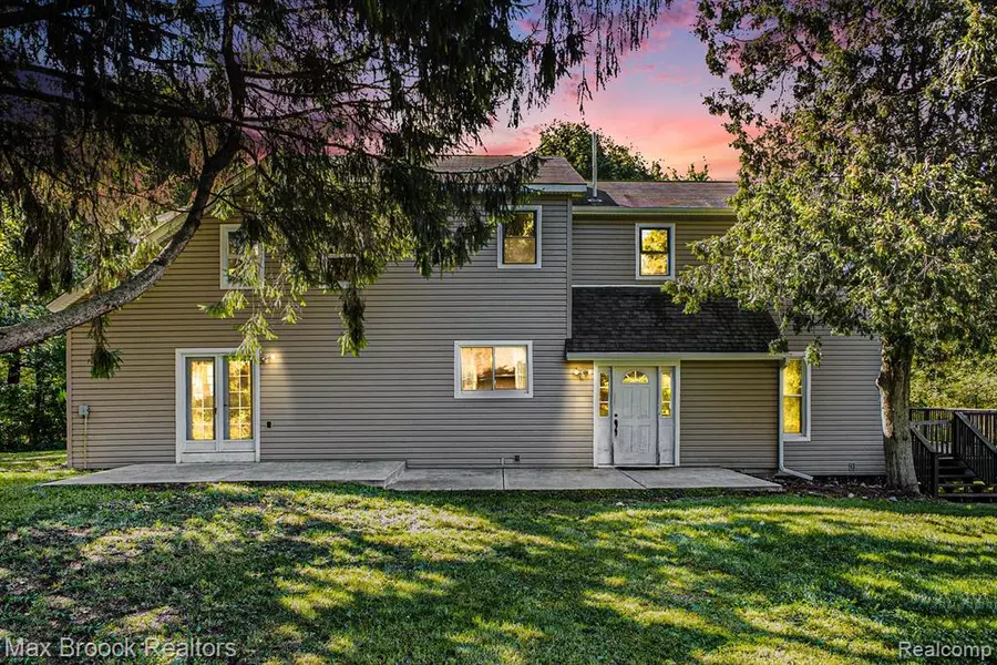 7147 Mabley Hill Road, Fenton, MI 48430