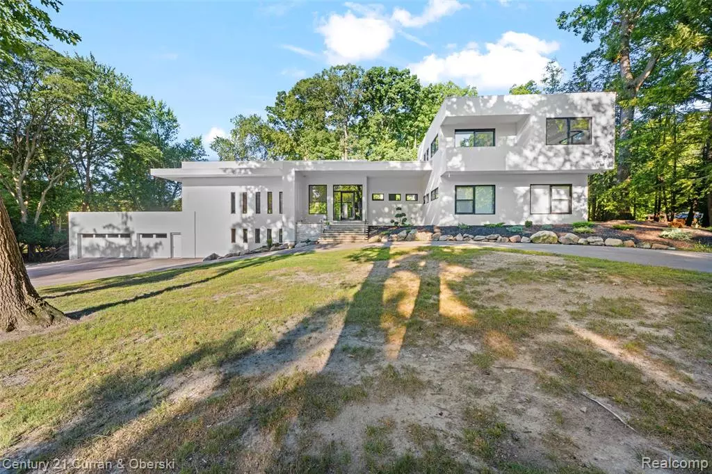 Farmington Hills, MI 48334,31685 Franklin Fairway Street